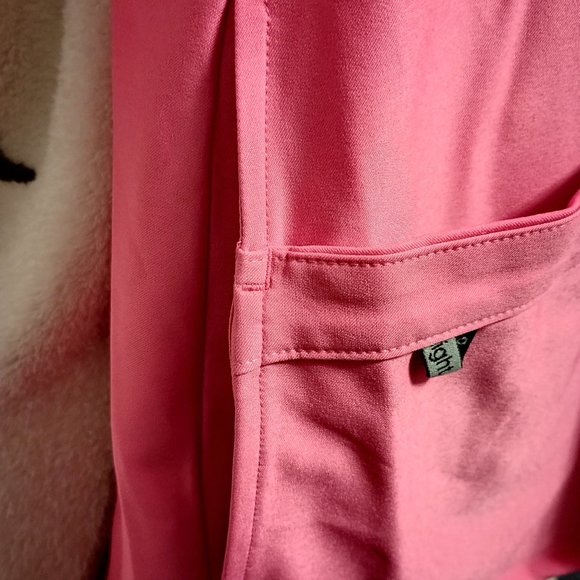 NEW ClimateRight by Cuddl Duds Women’s Woven Twill V-Neck Scrub Top Small - Picture 3 of 13